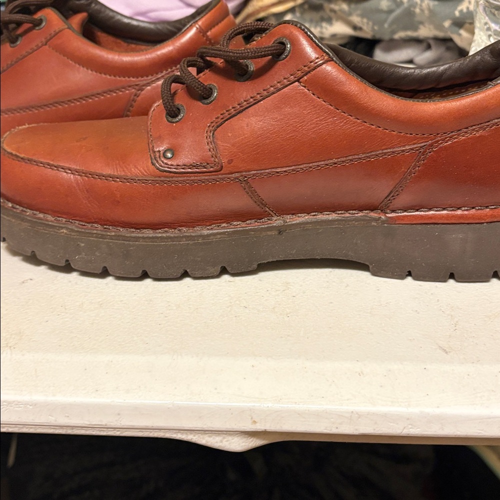 Rockport Brown Oxford Shoes with Classic Design - Picture 6 of 8